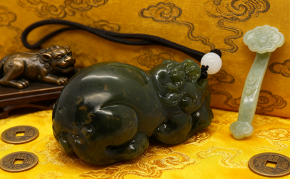 Wealth Statue Pi Xiu, Solid Nephrite Jade 133g, Chinese Mythical Creature, Business Gift
