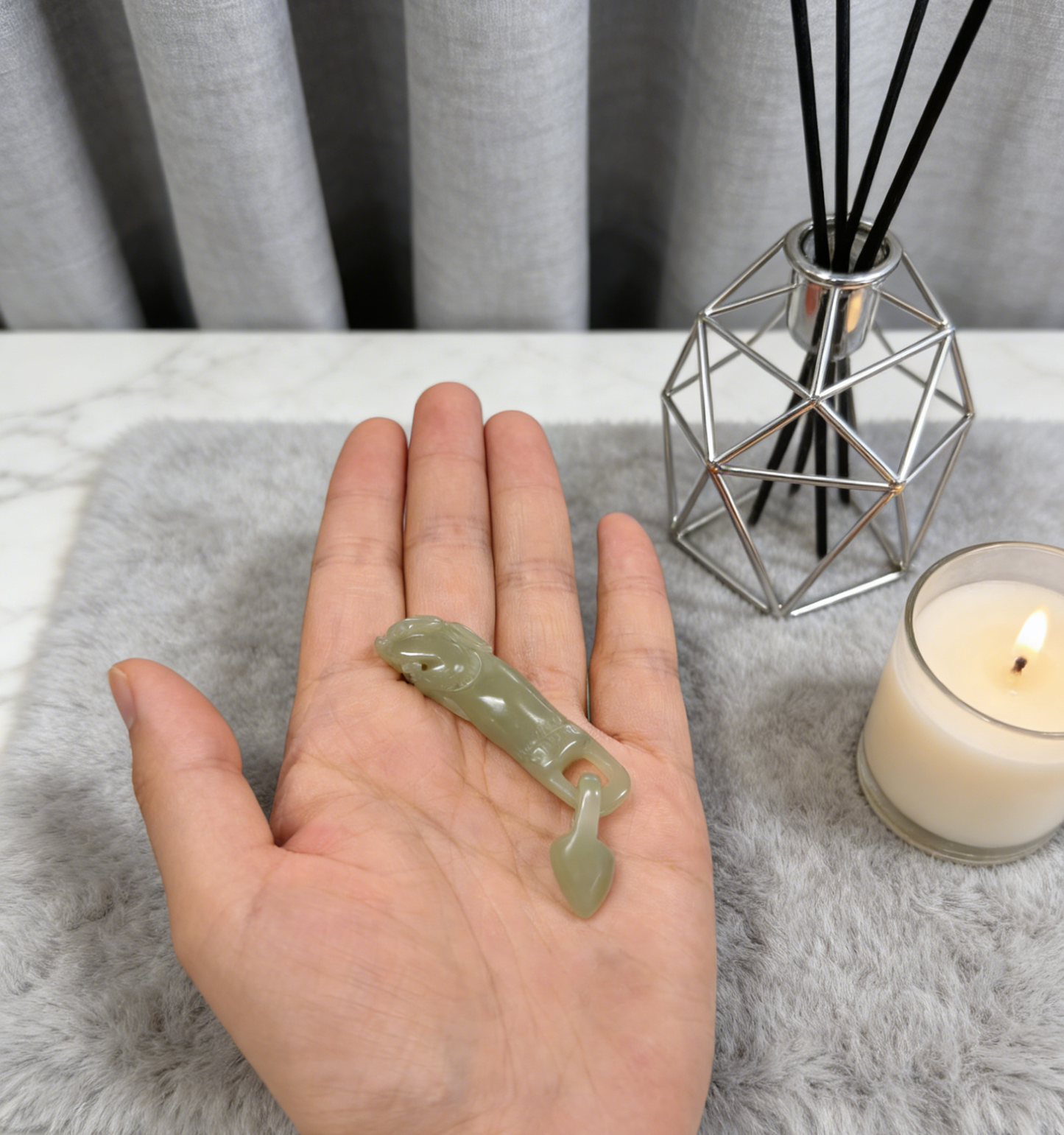 Dragon Tooth Pendant, One-Piece Interlocking Loop Craft, 12.5g Nephrite Jade, Chinese Dragon Talisman