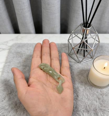 Dragon Tooth Pendant, One-Piece Interlocking Loop Craft, 12.5g Nephrite Jade, Chinese Dragon Talisman