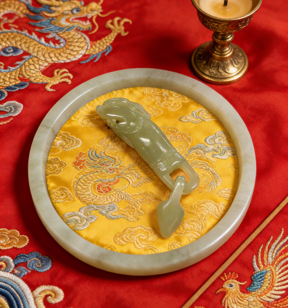 Dragon Tooth Pendant, One-Piece Interlocking Loop Craft, 12.5g Nephrite Jade, Chinese Dragon Talisman