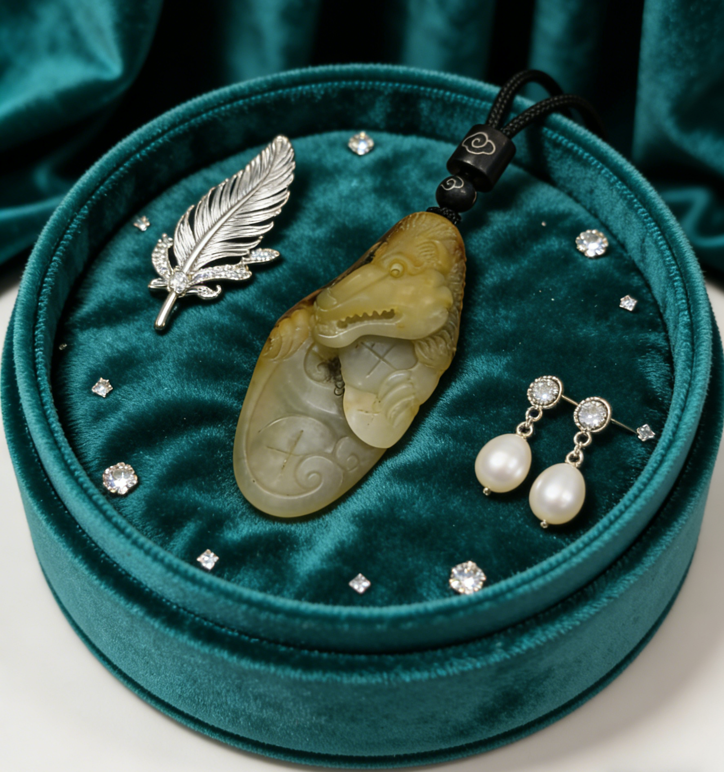 Hetian Nephrite Alligator/Crocodile Carving, 28.6g, Natural River Pebble "Seed Material" Jade Pendant