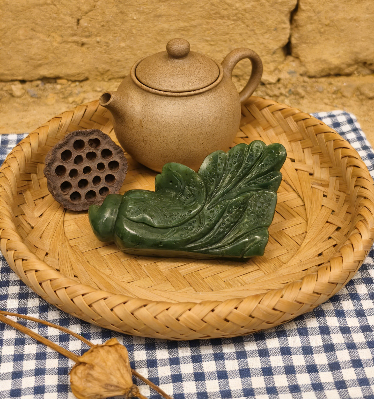 Spinach Jade Cabbage Sculpture, "Hundreds of Fortunes" Statue, 252g Wealth Symbol, Feng Shui Decor