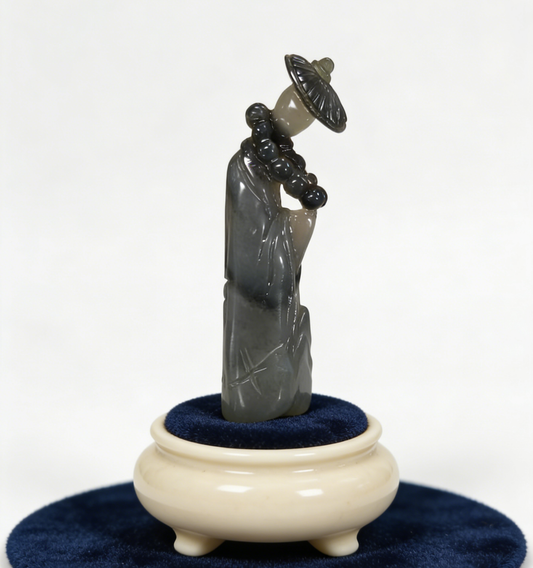 Zen Sage in Landscape Nephrite Sculpture - 13.25g Black & White “Qing Hua” Jade, Meditative Scholar‘s Rock