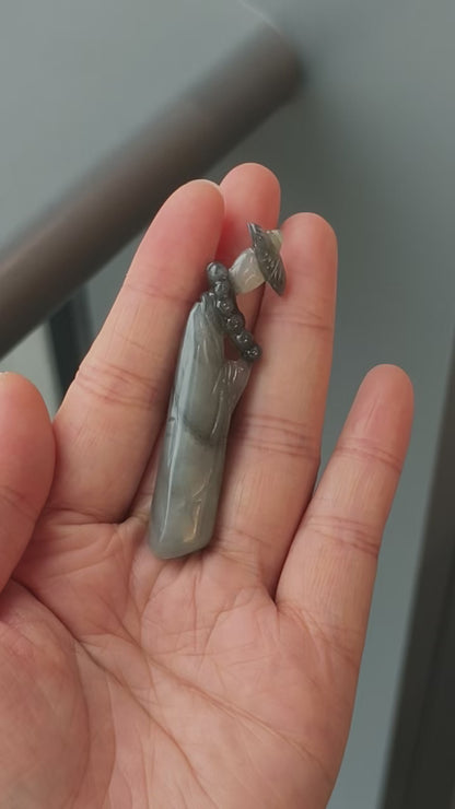 Zen Sage in Landscape Nephrite Sculpture - 13.25g Black & White “Qing Hua” Jade, Meditative Scholar‘s Rock